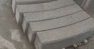 保定芝麻白弧形路牙石