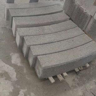 保定芝麻白弧形路牙石