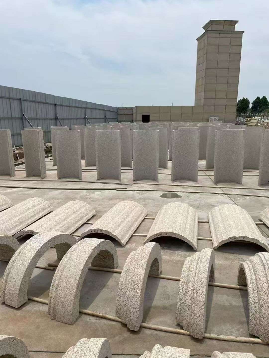 保定黄金麻别墅柱皮 异形 线条定制
